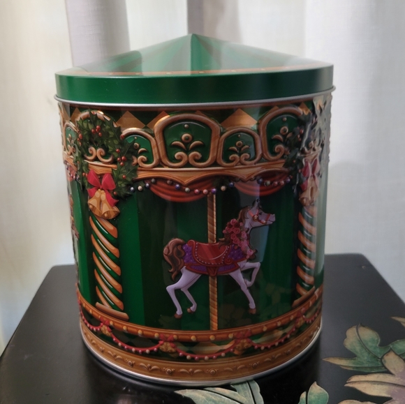 Christmas tin can - Picture 1 of 8